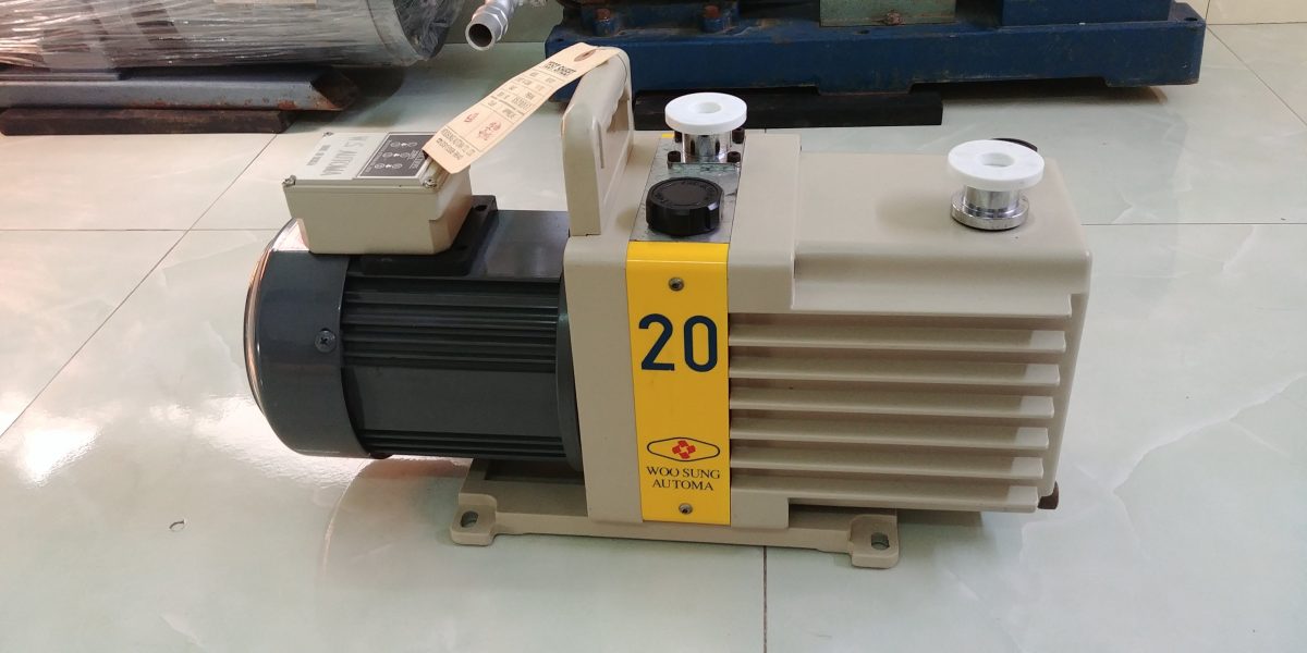 BƠM HÚT CHÂN KHÔNG VÒNG DẦU CŨ ULVAC 220W